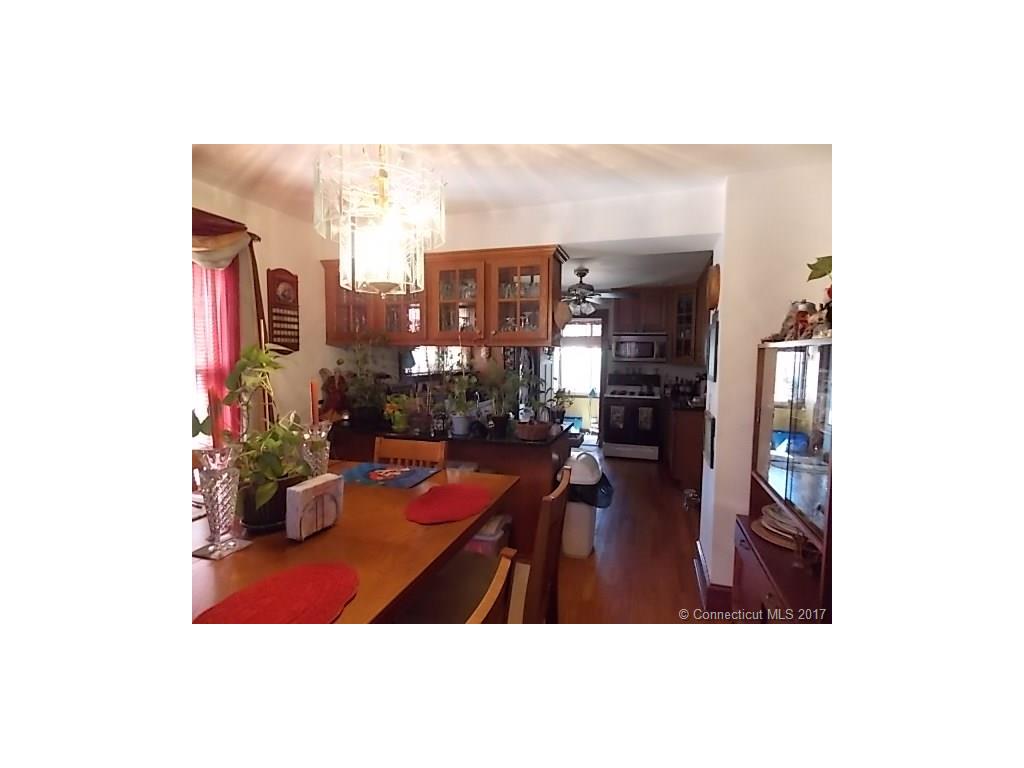 92 Greenwood St, Naugatuck, CT 06770