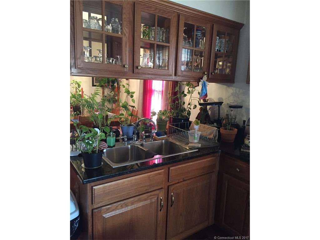 92 Greenwood St, Naugatuck, CT 06770