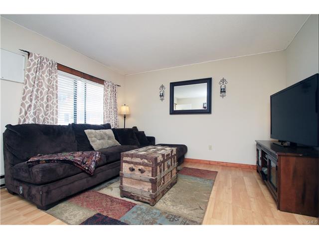 30 Coach Circle, Naugatuck, CT 06770