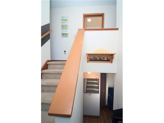 30 Coach Circle, Naugatuck, CT 06770