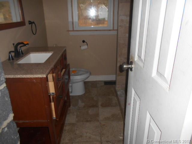194Hoadley St, Naugatuck, CT 06770