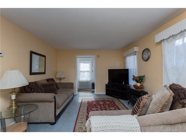 25 South Cir, Naugatuck, CT 06770