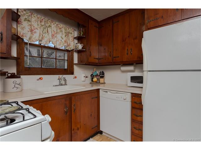 25 South Cir, Naugatuck, CT 06770
