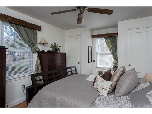 25 South Cir, Naugatuck, CT 06770