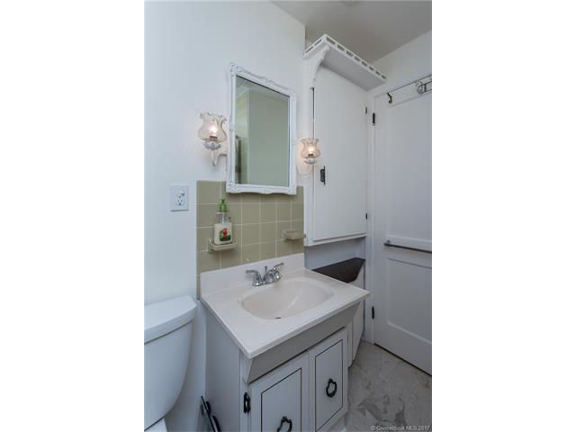 25 South Cir, Naugatuck, CT 06770