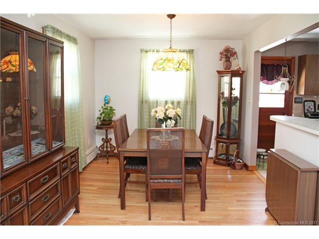 31Vagnini Dr, Naugatuck, CT 06770
