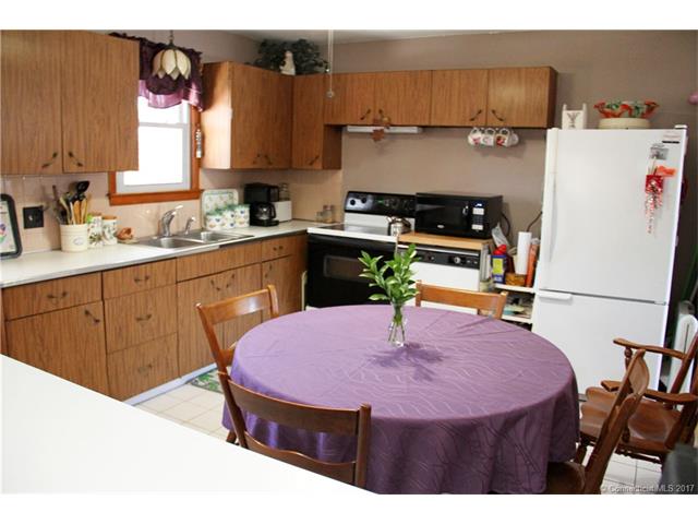 31Vagnini Dr, Naugatuck, CT 06770
