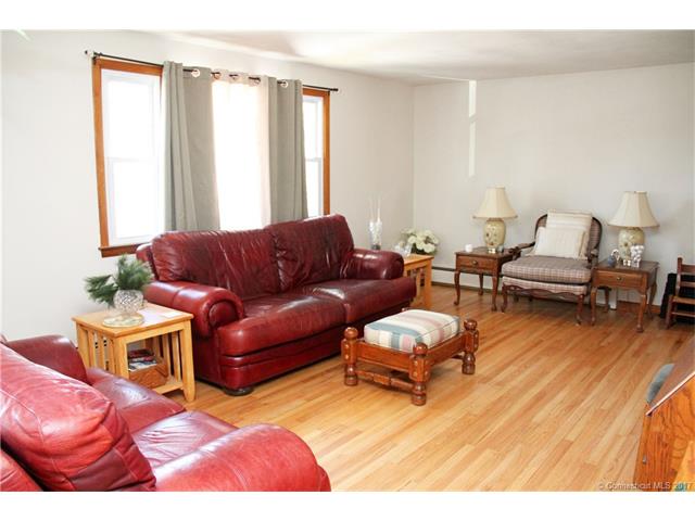 31Vagnini Dr, Naugatuck, CT 06770
