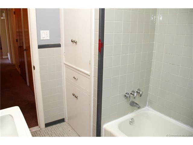 164General Patton Dr, Naugatuck, CT 06770