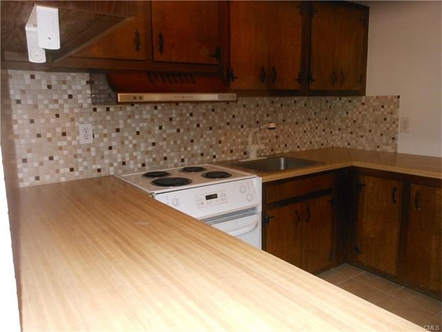 26 South Candlewood Lake Road, New Milford, CT 06776
