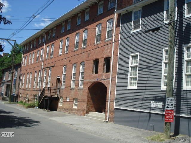 83 West Street, New Milford, CT 06776