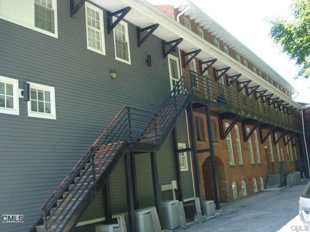 83 West Street, New Milford, CT 06776
