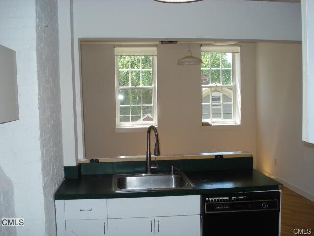 83 West Street, New Milford, CT 06776