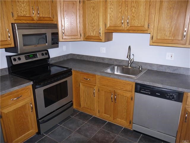 26 Glen Ridge Court, New Milford, CT 06776