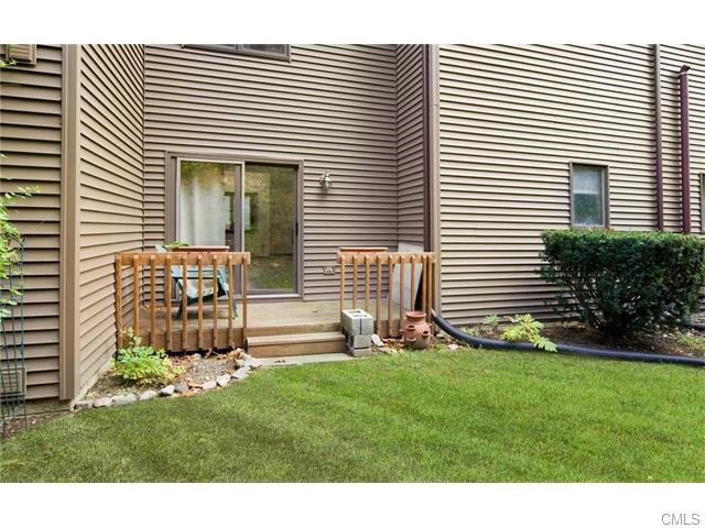 31 Twin Oaks, New Milford, CT 06776