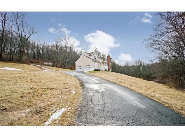 10 Kinney Farm Lane, New Milford, CT 06776