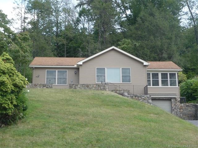 807Candlewood Lake Rd, New Milford, CT 06776