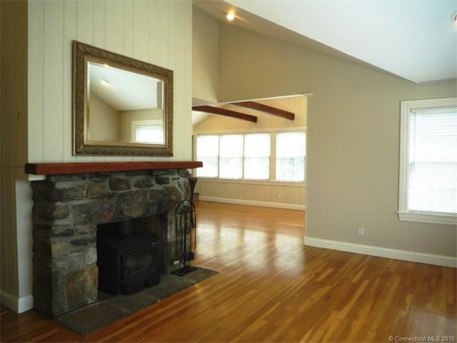 807Candlewood Lake Rd, New Milford, CT 06776