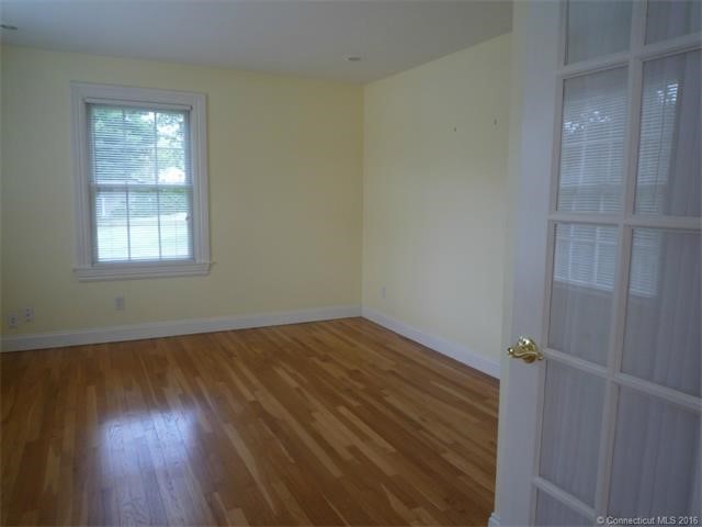 807Candlewood Lake Rd, New Milford, CT 06776