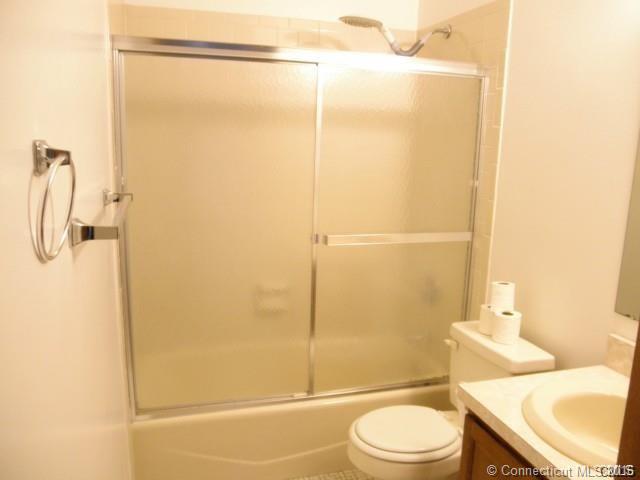 101Valley Dr #101, New Milford, CT 06776