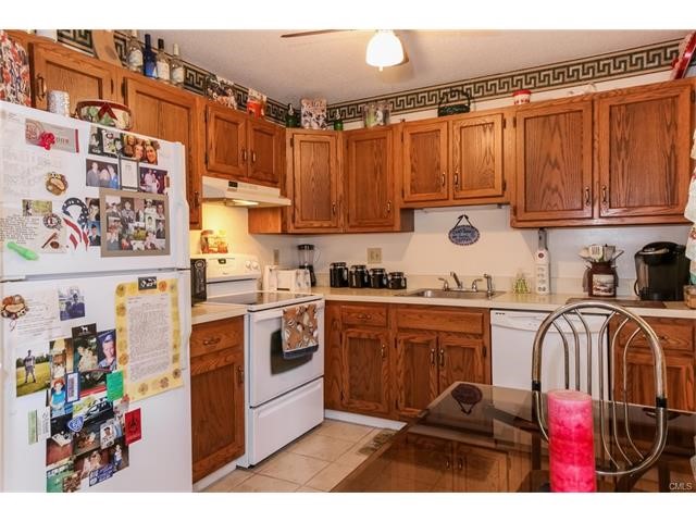 72 Glen Ridge Court, New Milford, CT 06776