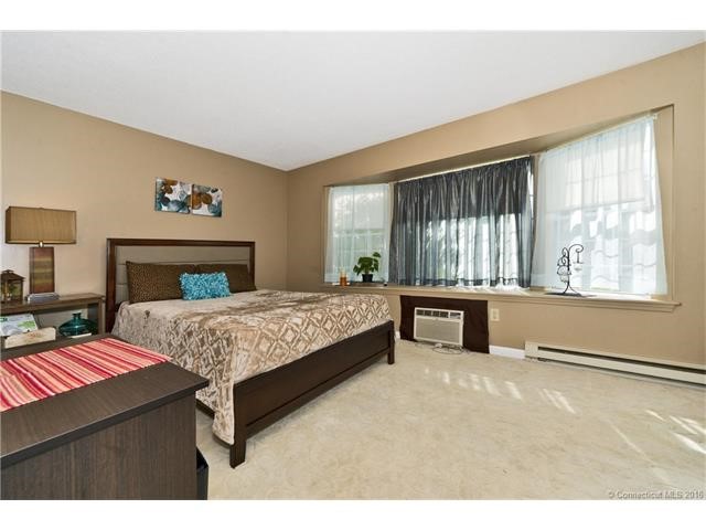 64Glen Ridge Ct #64, New Milford, CT 06776