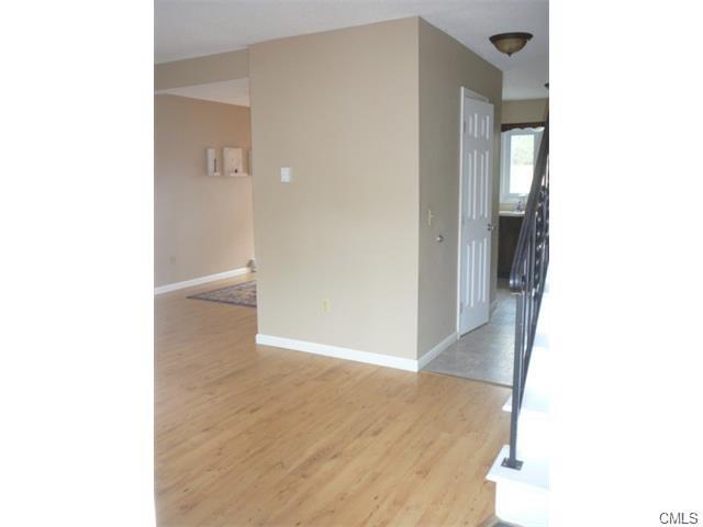 20 Canterbury Court, New Milford, CT 06776