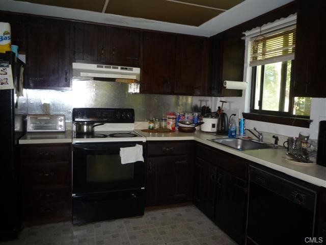 32 Brookside Avenue, New Milford, CT 06776