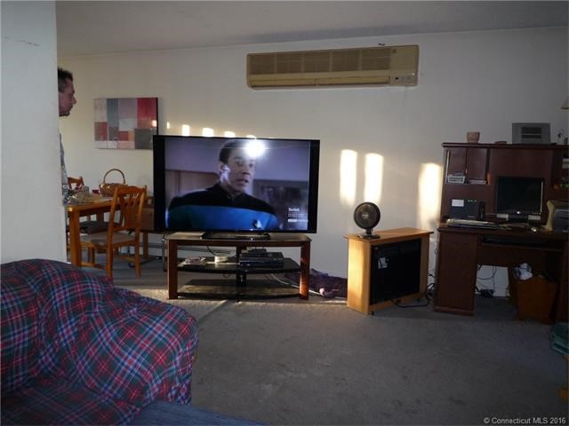 10Lea Ln, New Milford, CT 06776