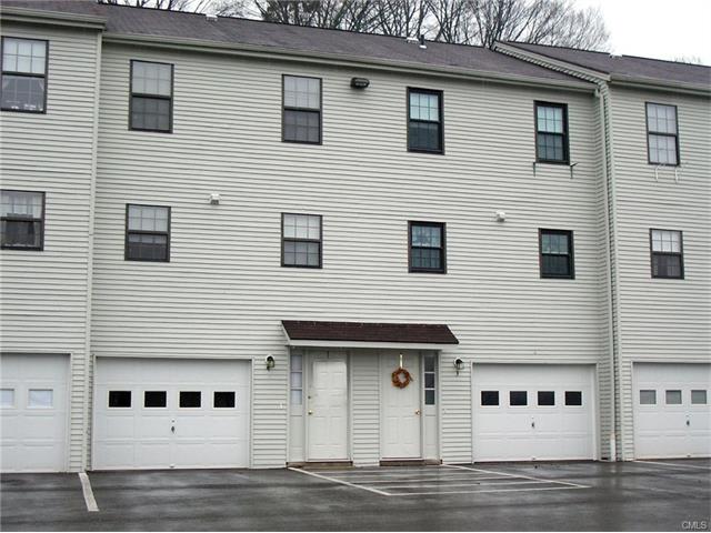 4 Aspetuck Village, New Milford, CT 06776