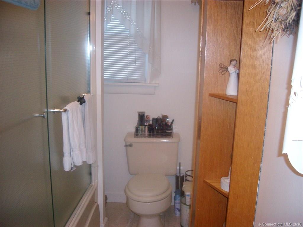 7 Ames Ave, Plymouth, CT 06786