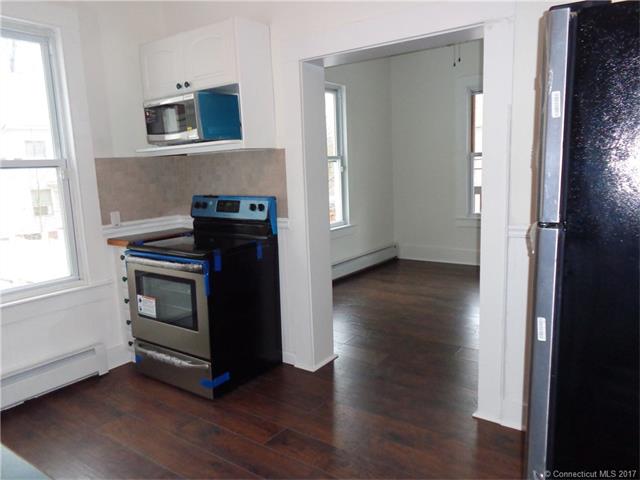 38 S Main St, Plymouth, CT 06786