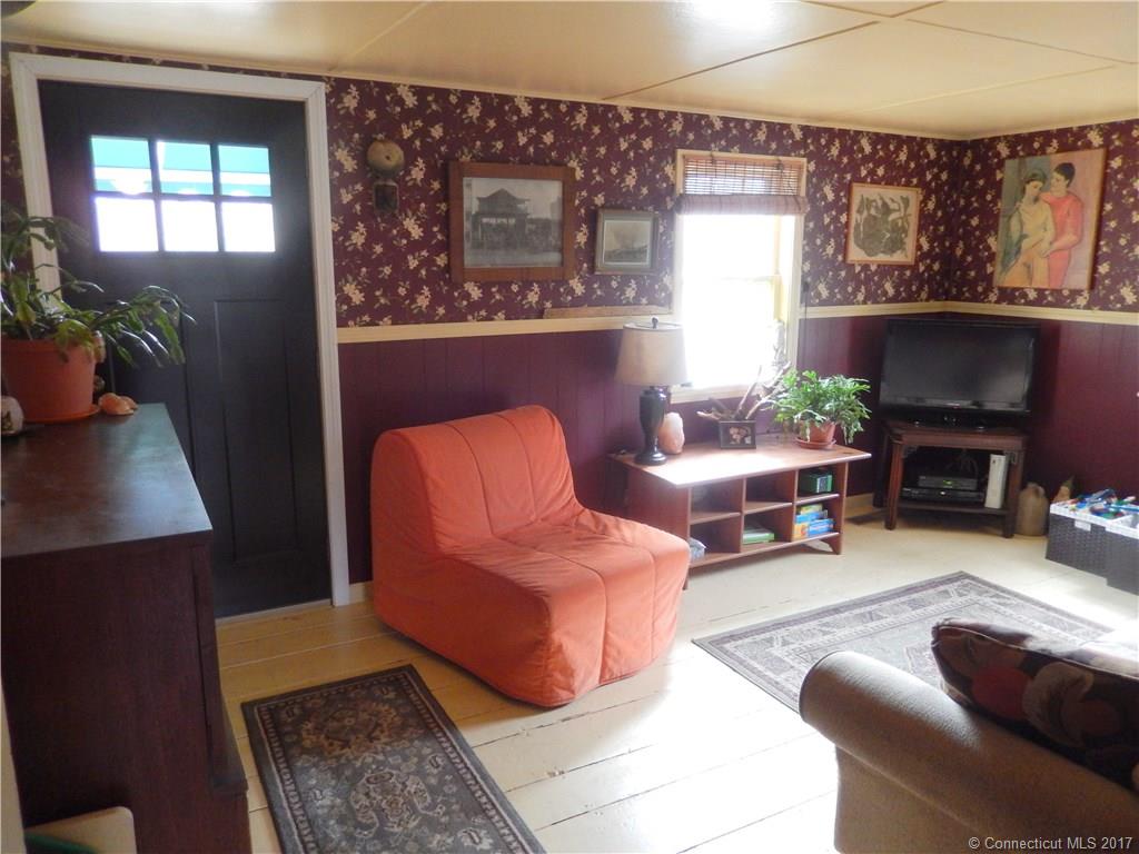 12 Maple Ave, Thomaston, CT 06787