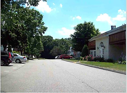 48 ROCKLEDGE LOOP, Torrington, CT 06790
