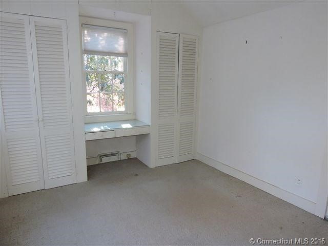48Cam Ave, Woodbury, CT 06798