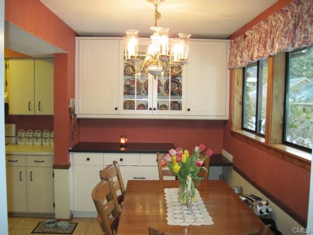 2 Highpoint Court, Woodbury, CT 06798