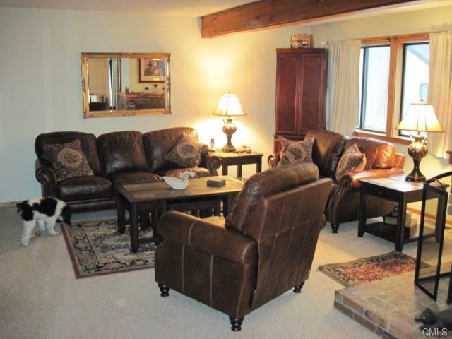 2 Highpoint Court, Woodbury, CT 06798