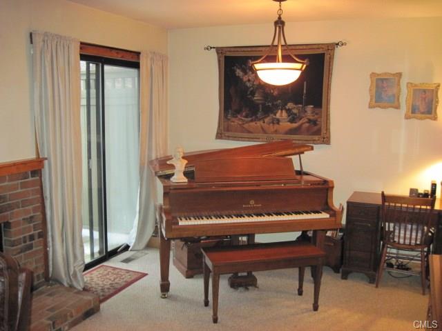 2 Highpoint Court, Woodbury, CT 06798
