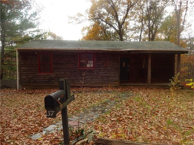 37 Indian Lane, Woodbury, CT 06798