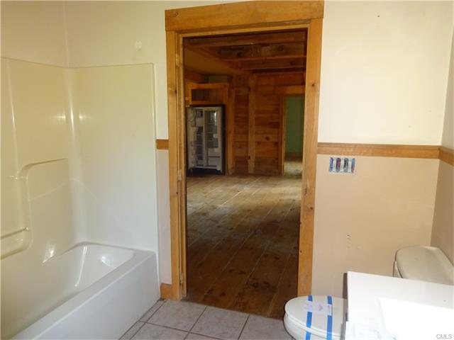 37 Indian Lane, Woodbury, CT 06798