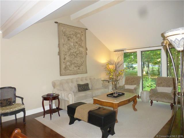 12Boxwood Ct #72 C, Woodbury, CT 06798