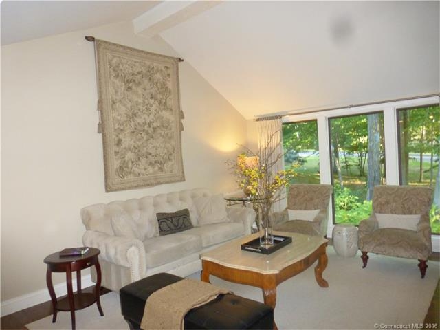 12Boxwood Ct #72 C, Woodbury, CT 06798