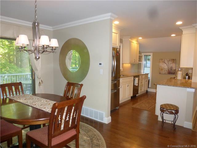 12Boxwood Ct #72 C, Woodbury, CT 06798