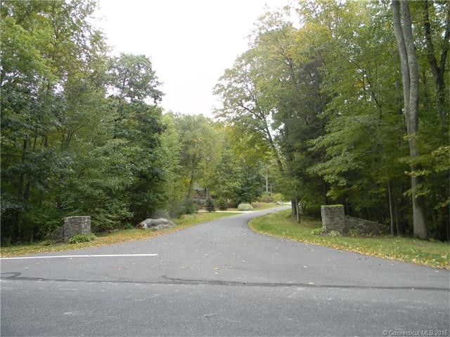 32Birchwood Ln, Woodbury, CT 06798