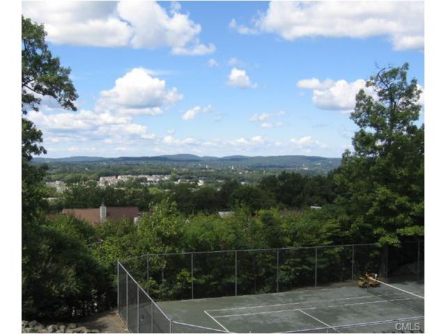 73 Kingswood Drive, Bethel, CT 06801