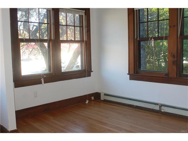 1 Fleetwood Avenue, Bethel, CT 06801
