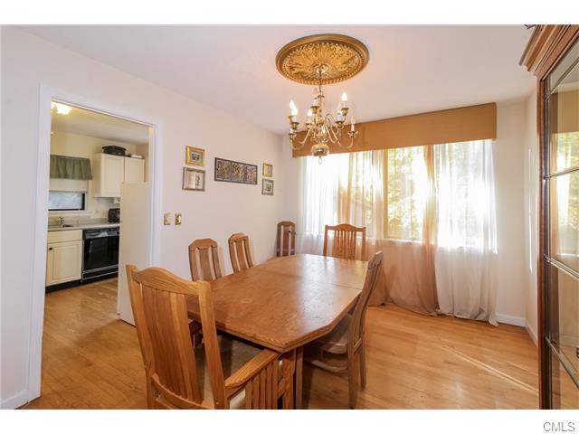 8 Bristol Path, Brookfield, CT 06804