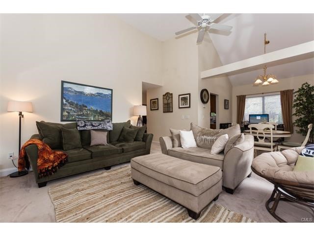 33 Acorn Lane, Brookfield, CT 06804