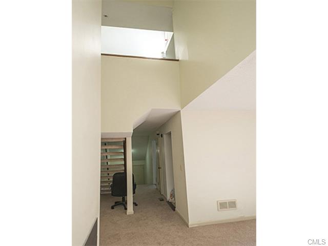 11 Comstock Trail, Brookfield, CT 06804