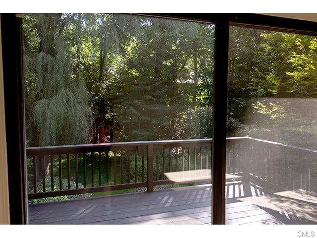11 Comstock Trail, Brookfield, CT 06804